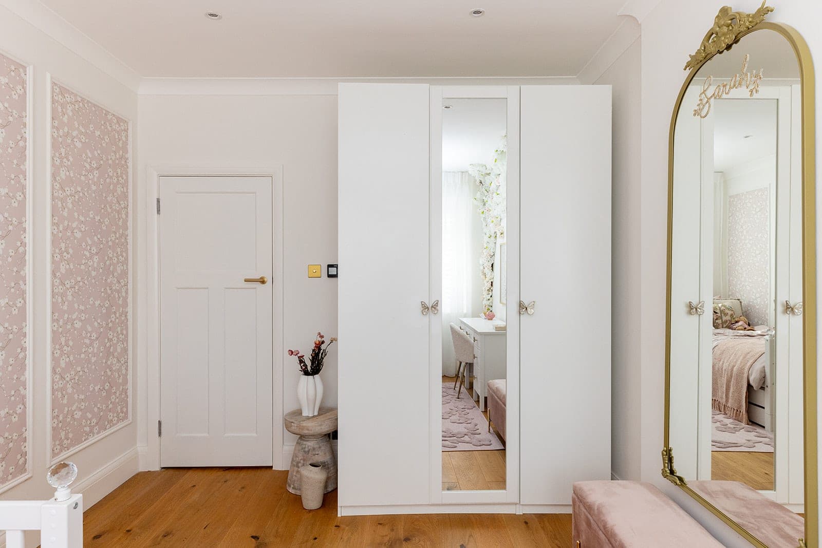 Girls' Blush Room